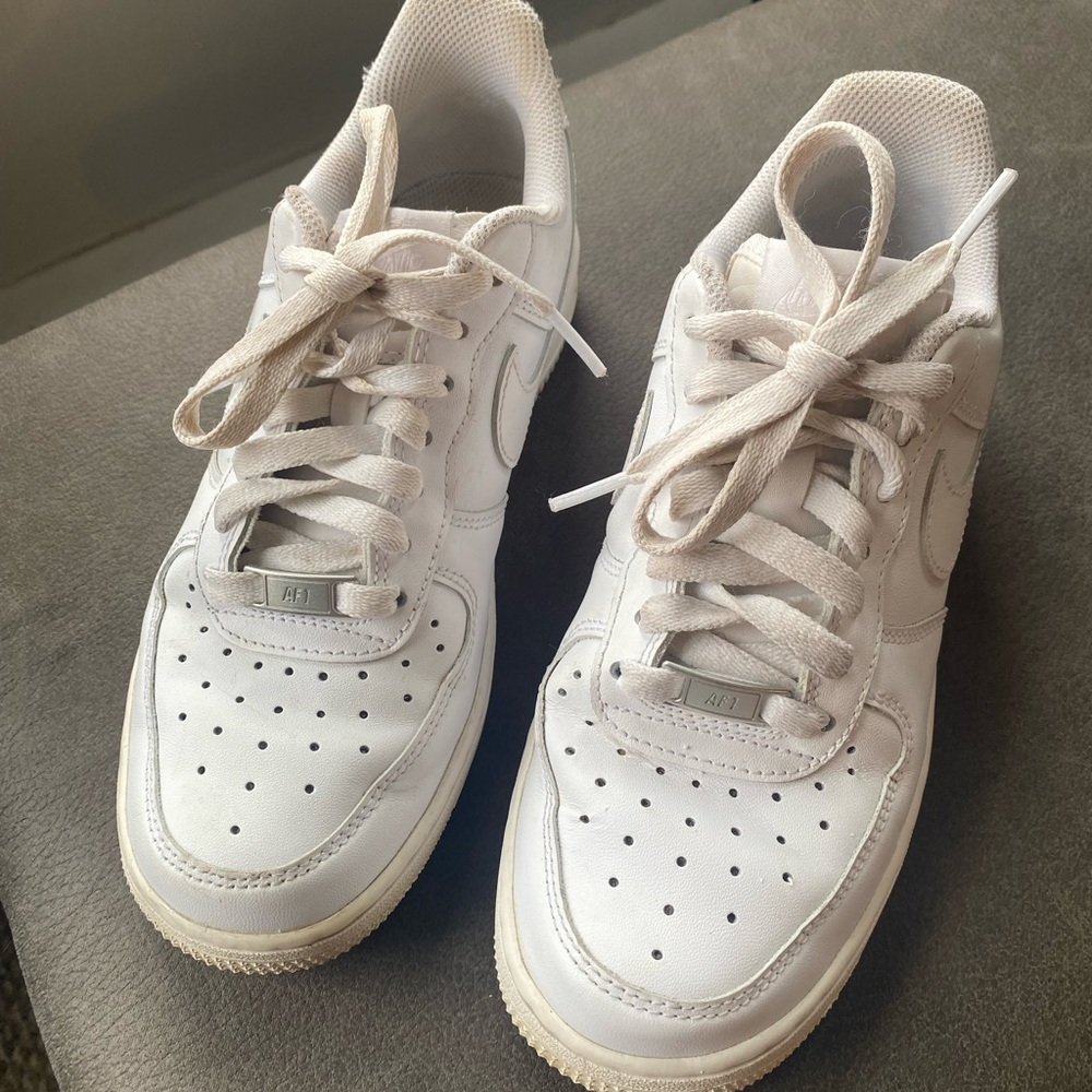 White Nike AF1